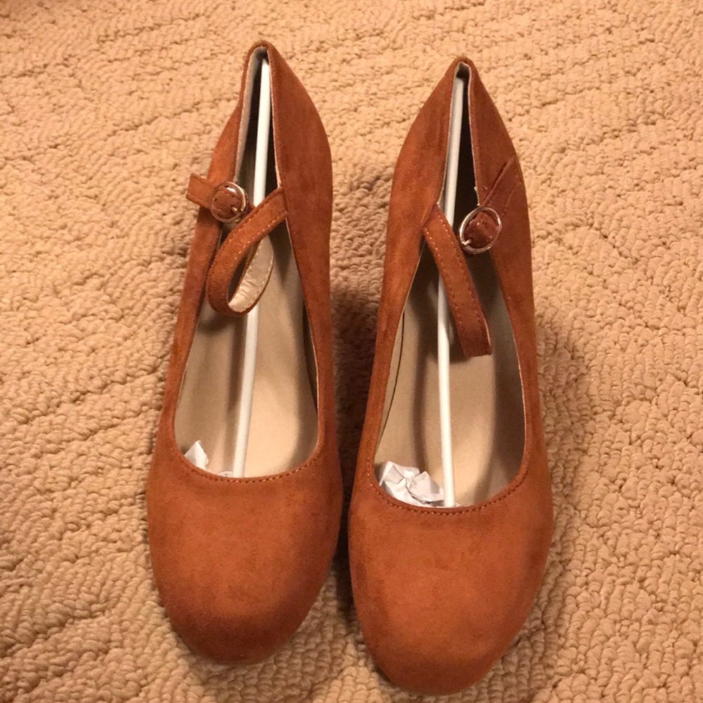 Brown wedges, size 9 BRAND NEW